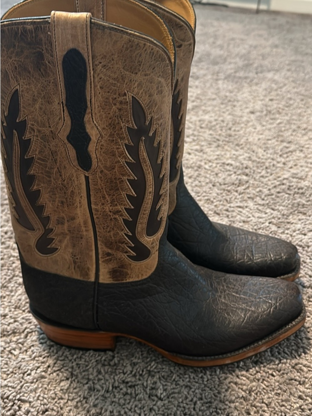 Classic Two-Tone Brown and Black Western Cowboy Boots - Picture 2 of 10